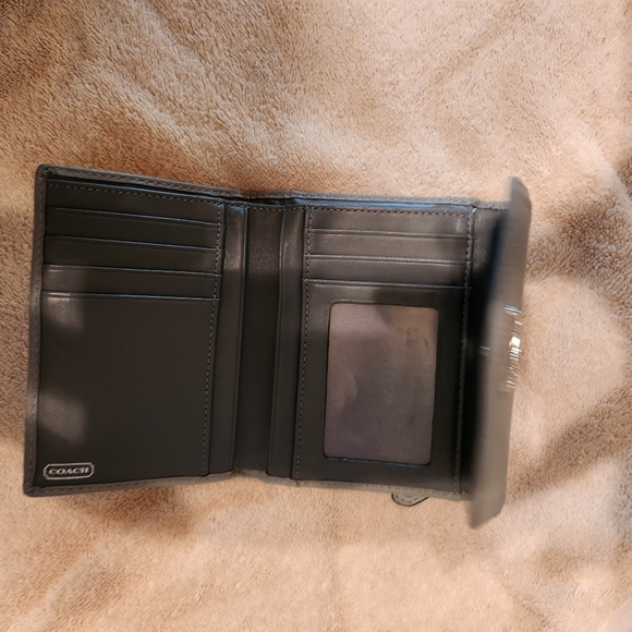 Coach purse and wallet - Picture 4 of 4